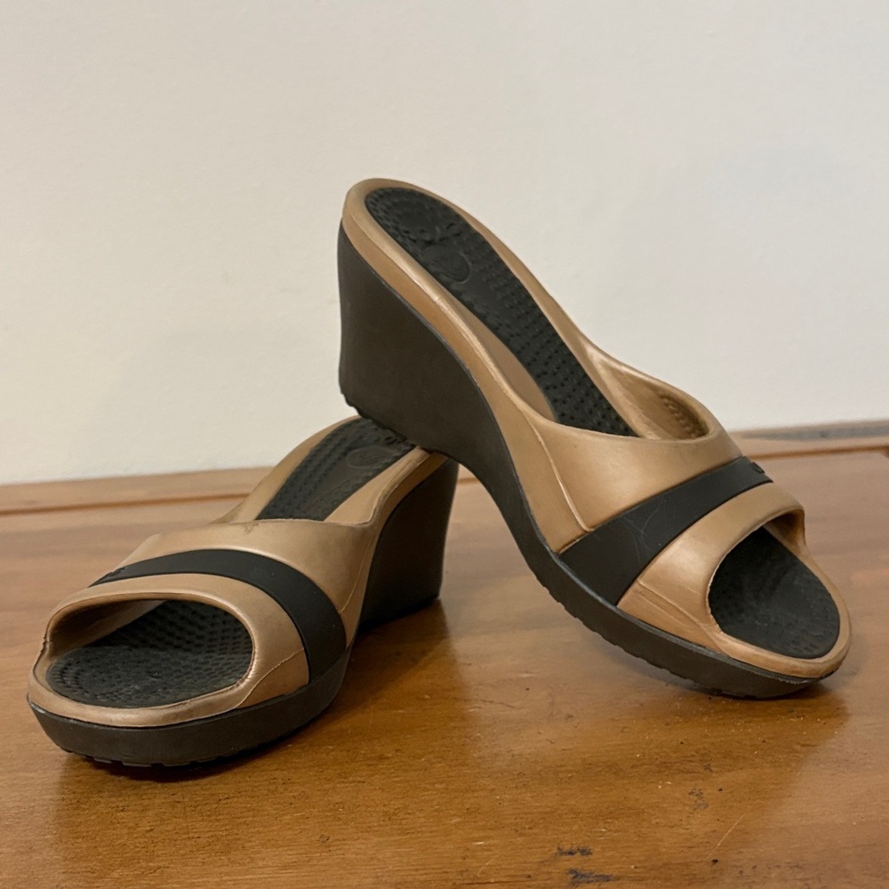 CROCS Black and Tan Wedge Sandals Size 9